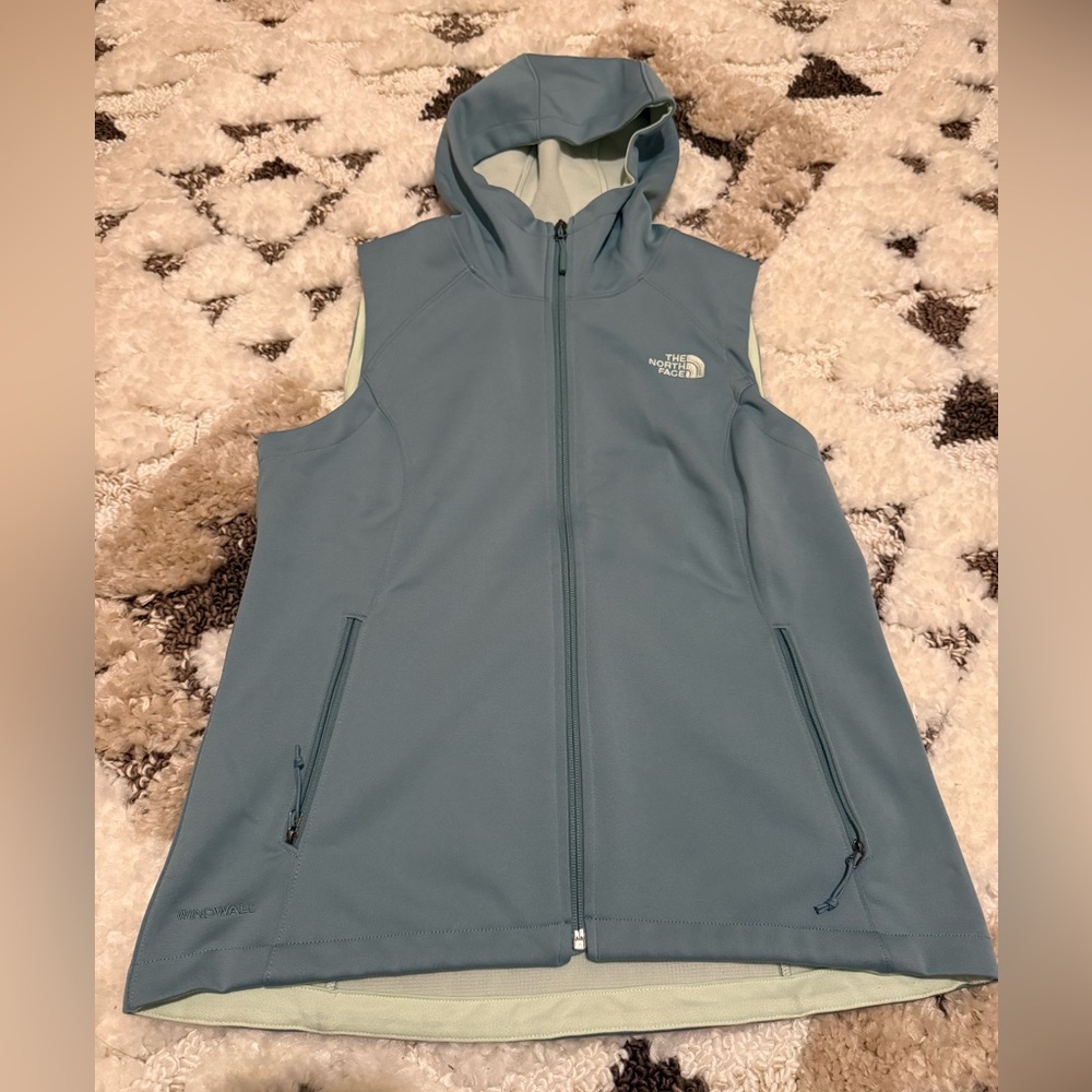 Women’s Medium North Face Hooded Vest